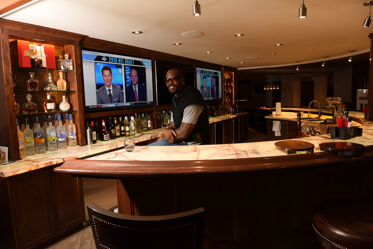 2016-0427-Von-Miller-home-SI345_TK1_0167.jpg